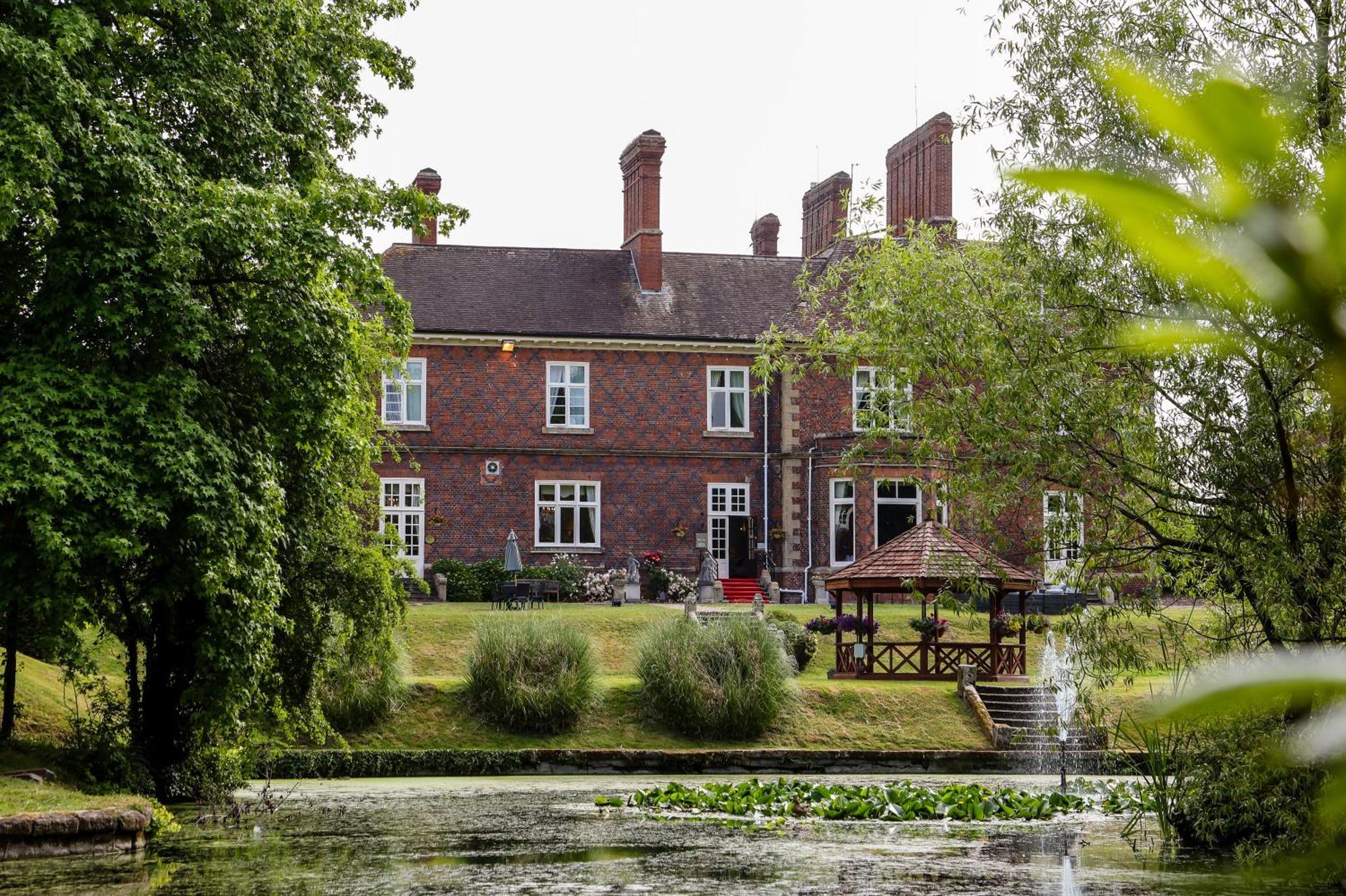 Albrighton Hall Hotel And Spa, A Member Of Radisson Individuals Shrewsbury Exterior foto