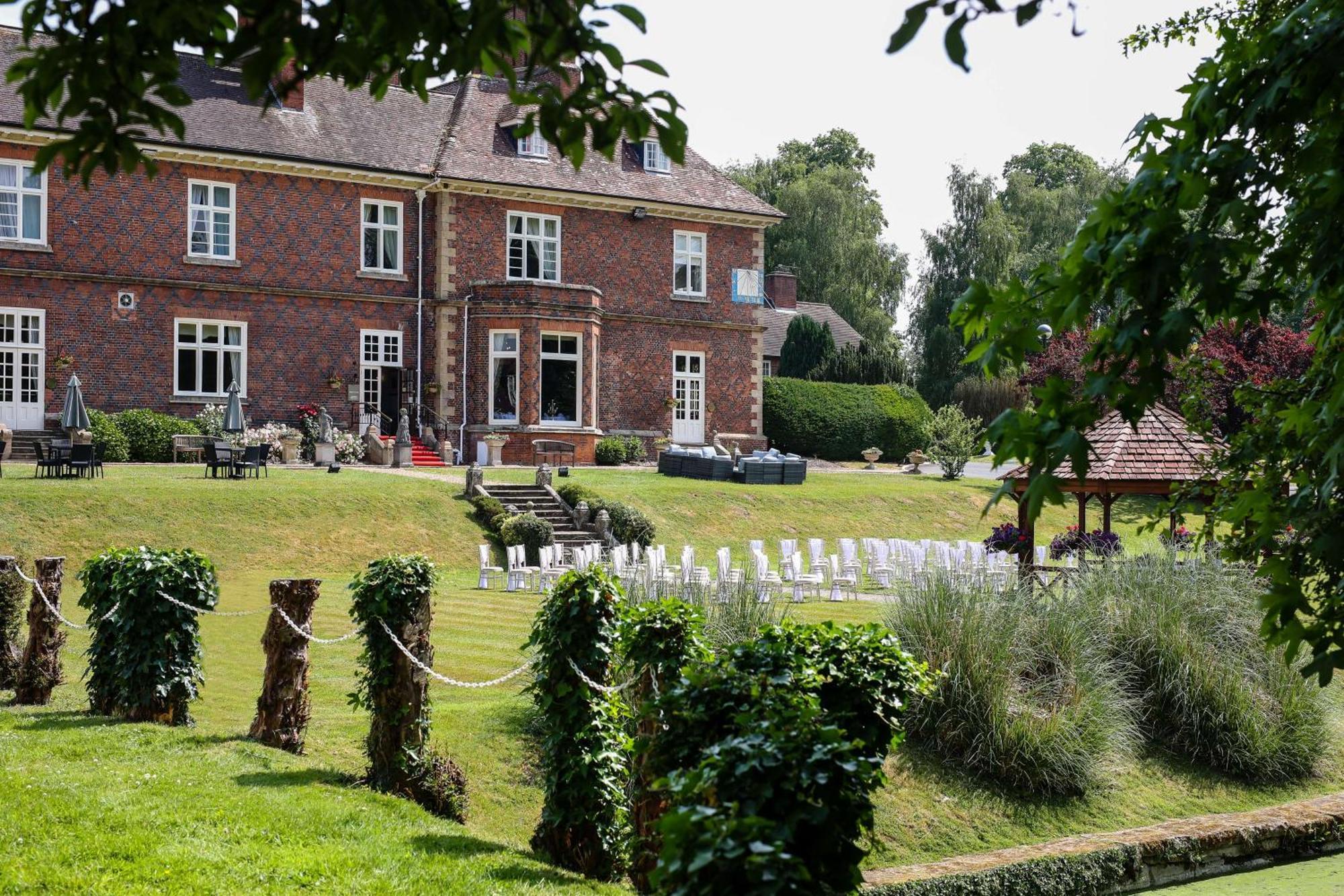 Albrighton Hall Hotel And Spa, A Member Of Radisson Individuals Shrewsbury Exterior foto