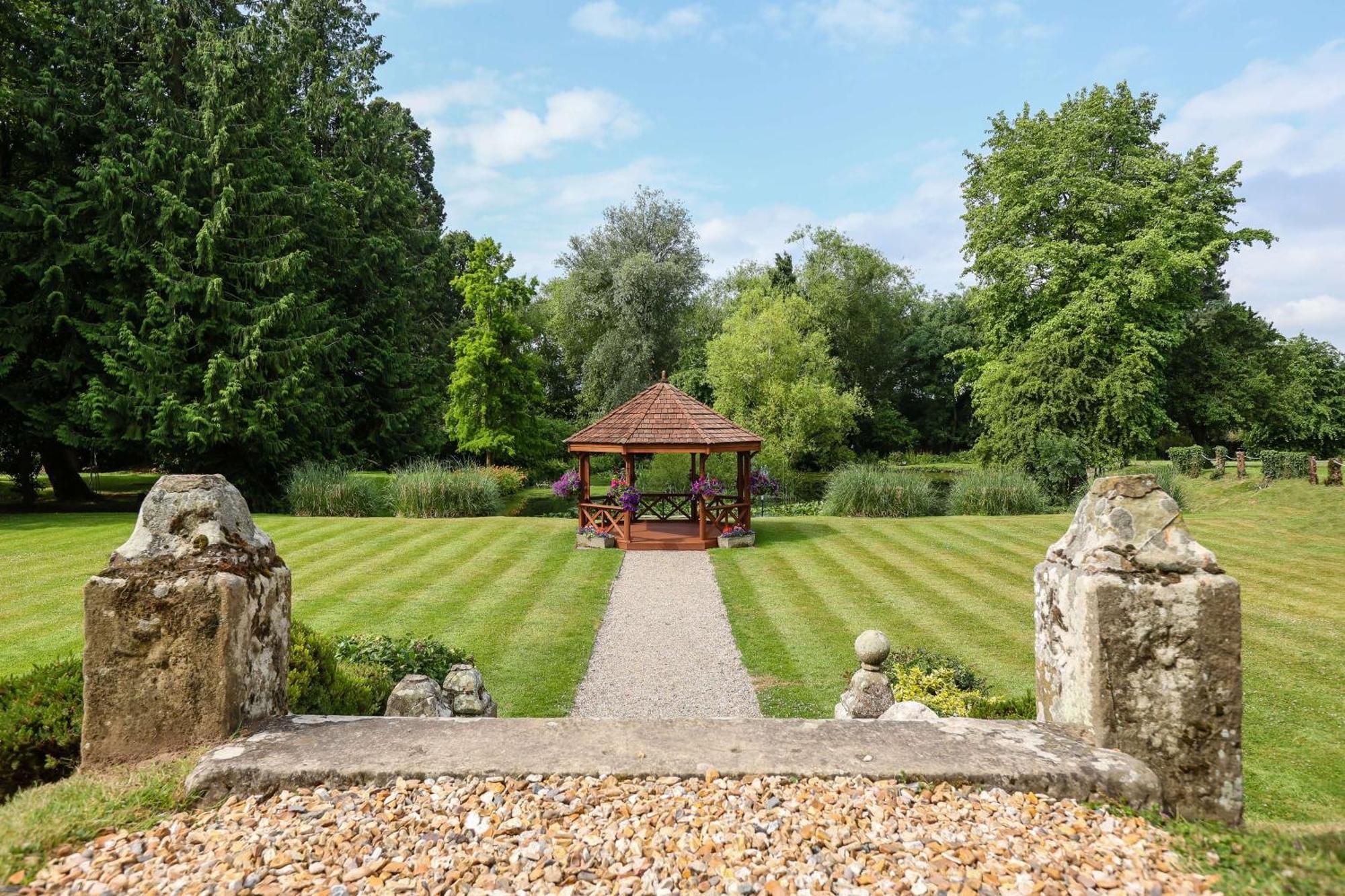 Albrighton Hall Hotel And Spa, A Member Of Radisson Individuals Shrewsbury Exterior foto