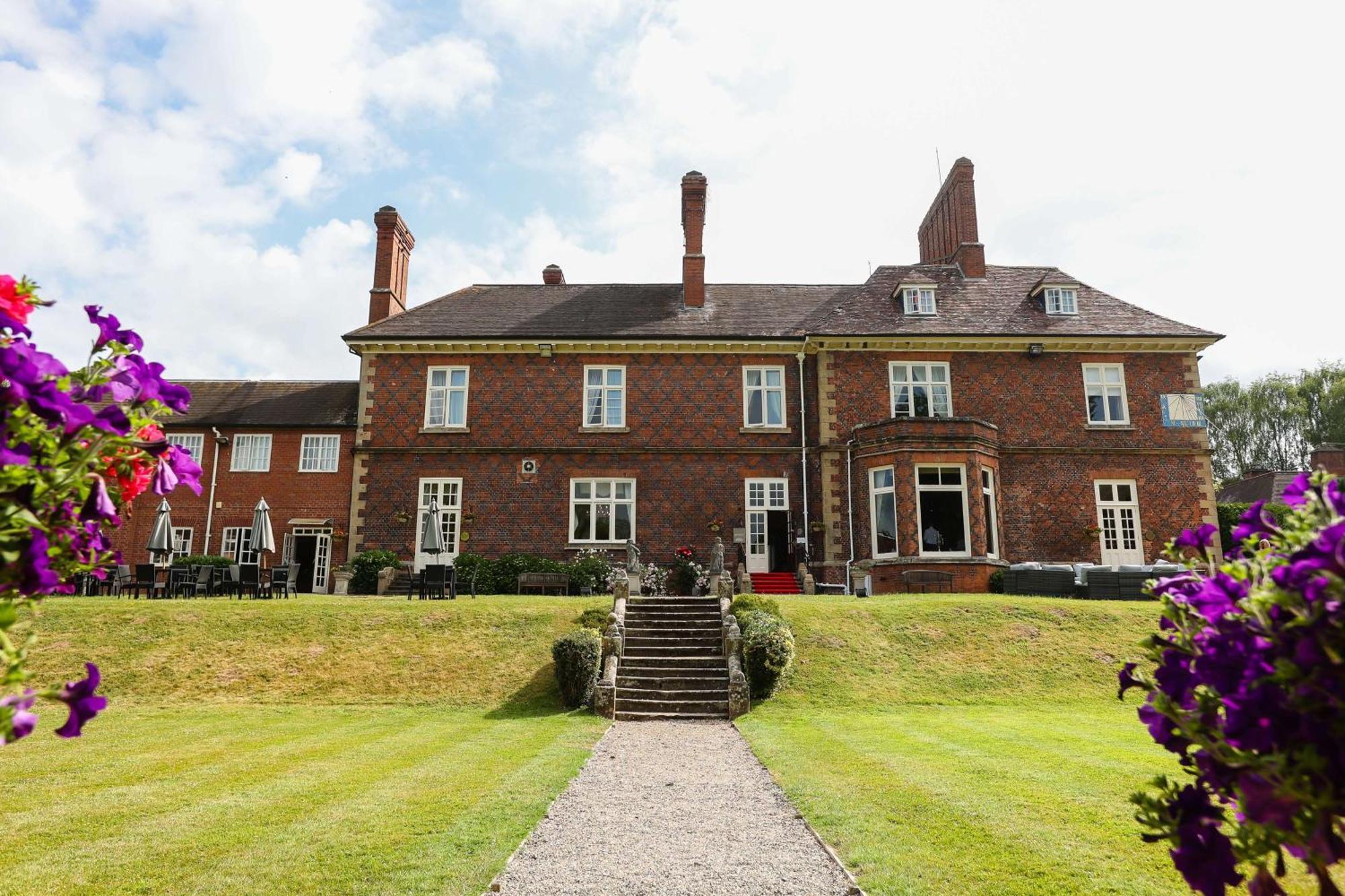 Albrighton Hall Hotel And Spa, A Member Of Radisson Individuals Shrewsbury Exterior foto